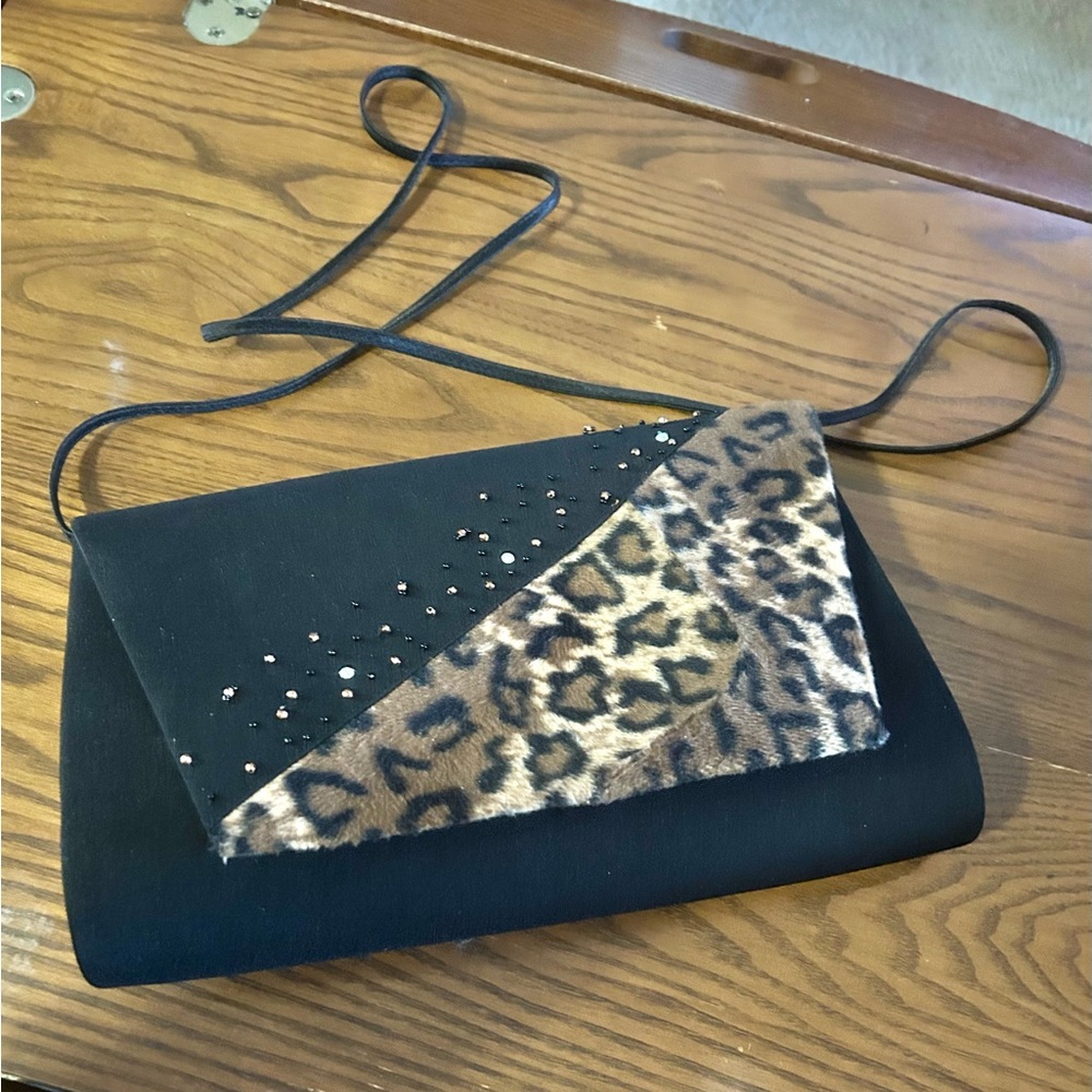 Clutch Paris New York Milano Elegant Black and Leopard Print Clutch-excellent